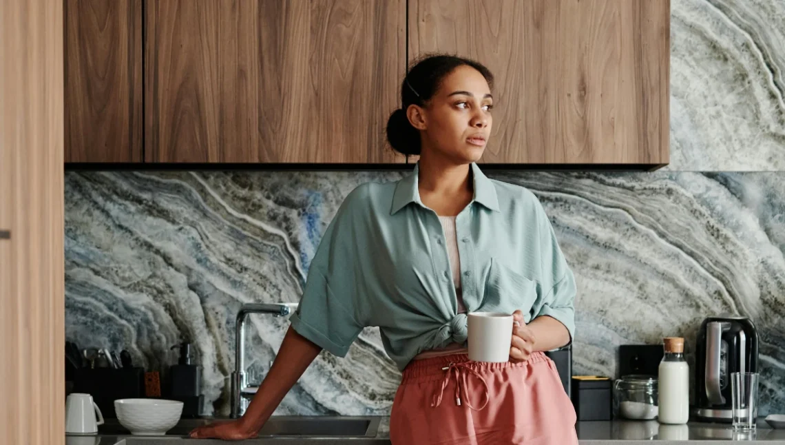 belle-mère épuisée : et si la solution était de se désengager