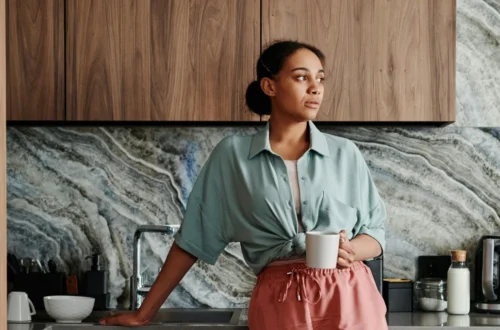 belle-mère épuisée : et si la solution était de se désengager